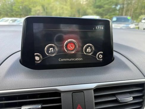 Used 2018 MAZDA MAZDA3 Grand Touring FWD image 22