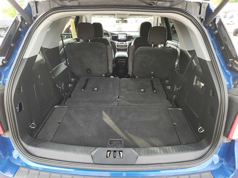 Used 2022 Ford Explorer XLT AWD/4WD image 29