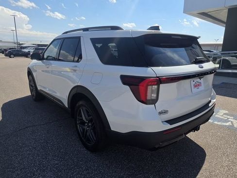 New 2026 Ford Explorer ST-Line w/ ST-Line Street Pack AWD/4WD image 7