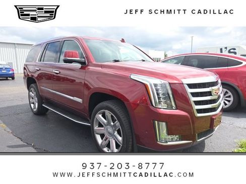 Used 2017 Cadillac Escalade Luxury AWD/4WD image 1
