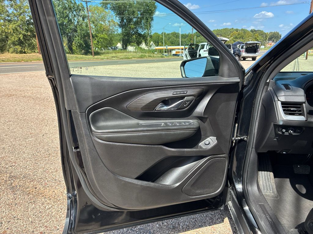 Used 2024 GMC Terrain SLT AWD/4WD image 16
