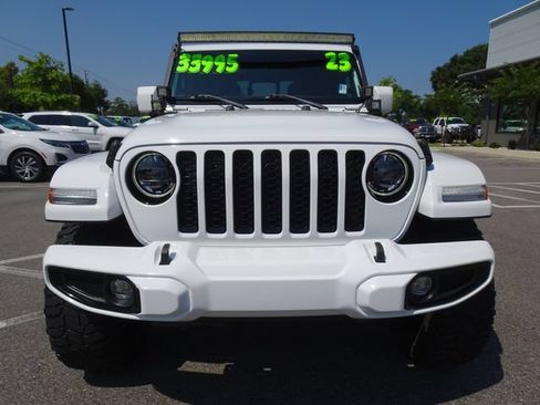 Used 2023 Jeep Gladiator Overland AWD/4WD image 9
