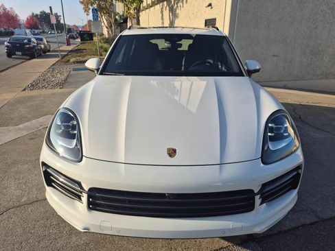 Used 2022 Porsche Cayenne Platinum Edition image 6