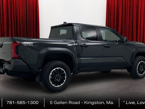 Certified 2024 Toyota Tacoma TRD Off-Road image 5
