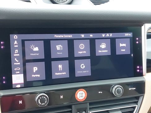 Used 2023 Porsche Macan Turbo image 24