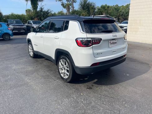 Used 2025 Jeep Compass Limited AWD/4WD image 3