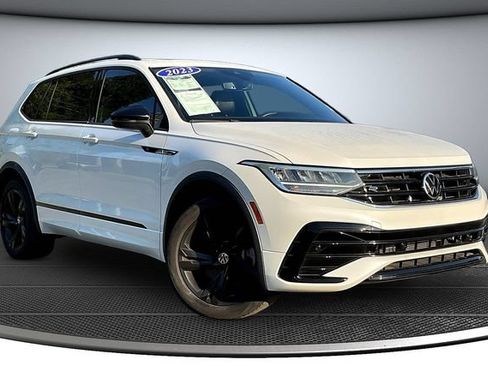 Used 2023 Volkswagen Tiguan SE R-Line FWD image 3