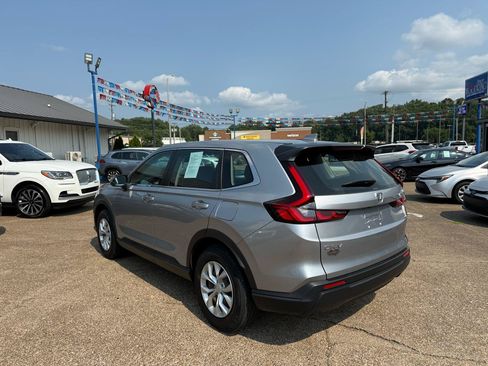 Used 2023 Honda CR-V LX image 4