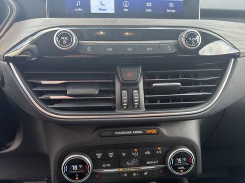 Used 2020 Ford Escape Titanium AWD/4WD image 37