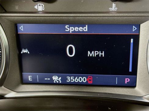 Used 2024 Chevrolet Equinox RS FWD image 2