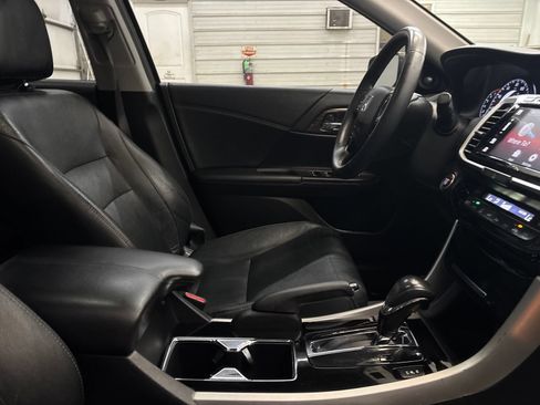 Used 2017 Honda Accord EX-L image 28