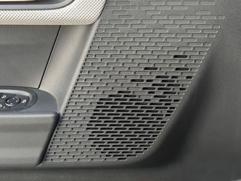 Used 2025 MINI Cooper 2-Door Hardtop image 32