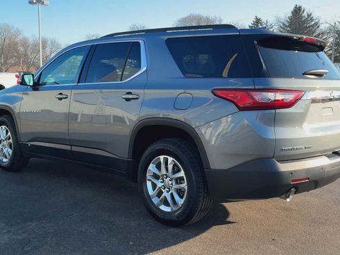 Certified 2020 Chevrolet Traverse LT w/ Driver Confidence II Package image 4