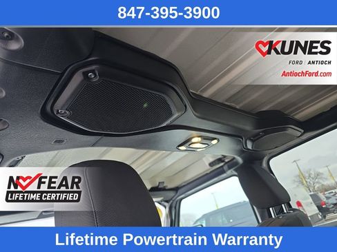 Used 2023 Jeep Wrangler Sahara image 22