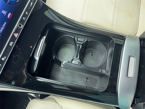 Used 2024 Mercedes-Benz C 300 Sedan image 27