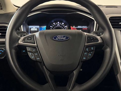 Used 2019 Ford Fusion SE FWD image 16