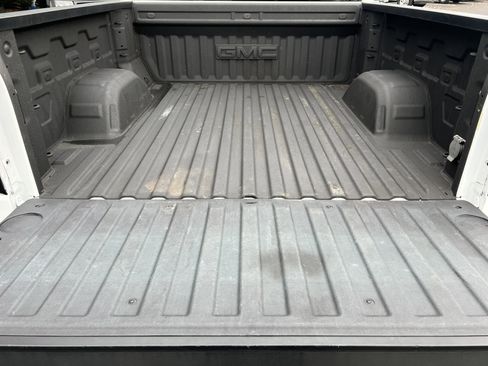 Used 2024 GMC Sierra 1500 Elevation image 31