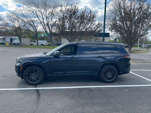 Used 2023 Jeep Grand Cherokee L Summit AWD/4WD image 7