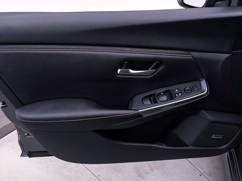 Used 2023 Nissan Sentra SR w/ SR Premium Package image 16