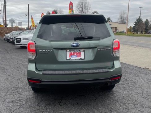 Used 2018 Subaru Forester 2.5i Premium w/ All-Weather Package image 4
