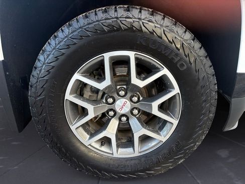 Used 2022 GMC Canyon AT4 image 9