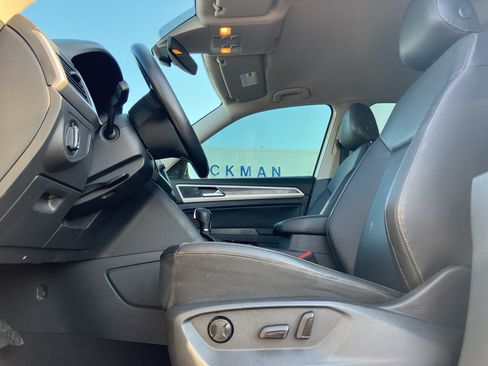 Used 2019 Volkswagen Atlas SE AWD/4WD image 19
