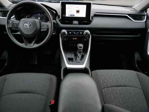 Used 2024 Toyota RAV4 XLE image 10