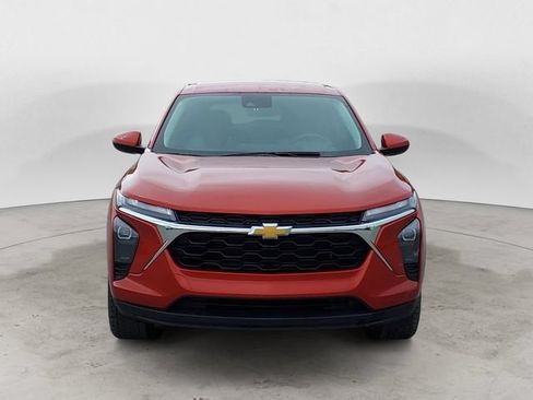 Used 2024 Chevrolet Trax LS w/ LS Convenience Package FWD image 8