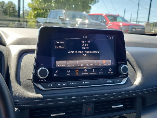 Used 2025 Nissan Rogue SV FWD image 19