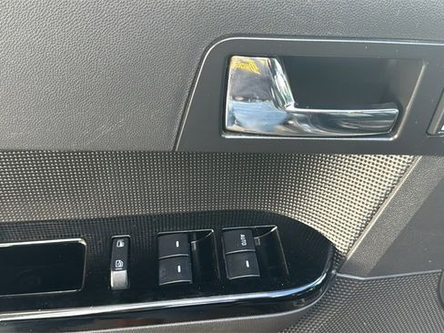 Used 2010 Ford Escape Limited image 18