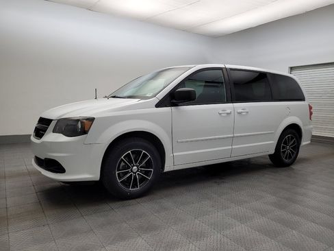 Used 2015 Dodge Grand Caravan SE w/ Quick Order Package 29E SE image 2