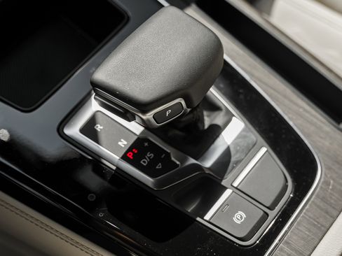 Used 2024 Audi Q5 2.0T Premium Plus image 11