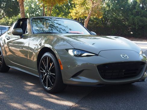 Used 2024 MAZDA MX-5 Miata RF Grand Touring RWD image 1