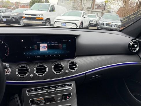 Used 2023 Mercedes-Benz E 350 4MATIC Sedan image 28