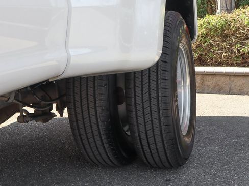 Used 2017 Ford F350 Lariat w/ Chrome Package image 46