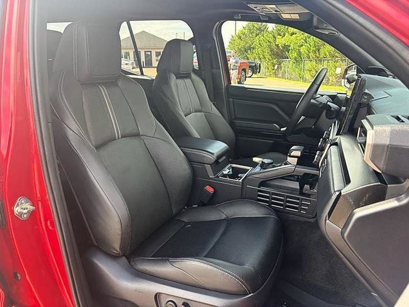 Used 2025 Toyota 4Runner Limited AWD/4WD image 41