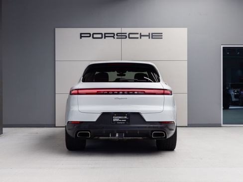 Certified 2024 Porsche Cayenne GTS AWD/4WD image 6