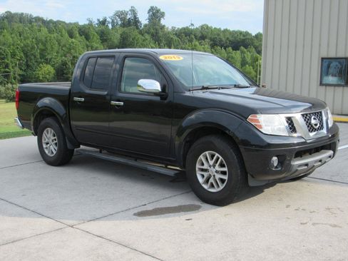 Used 2019 Nissan Frontier SV RWD image 2