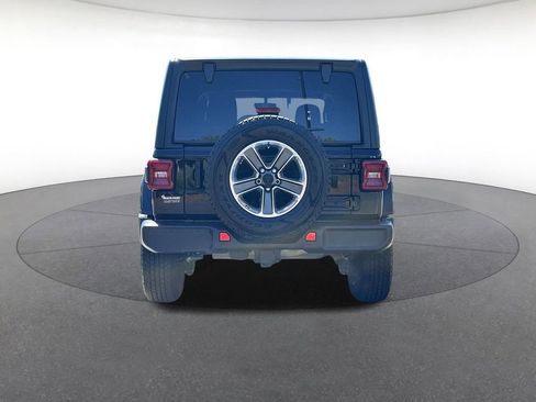 Certified 2021 Jeep Wrangler Unlimited Sahara w/ Dual Top Group AWD/4WD image 4