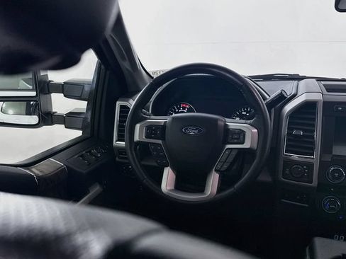 Used 2018 Ford F250 Lariat w/ Lariat Value Package AWD/4WD image 11