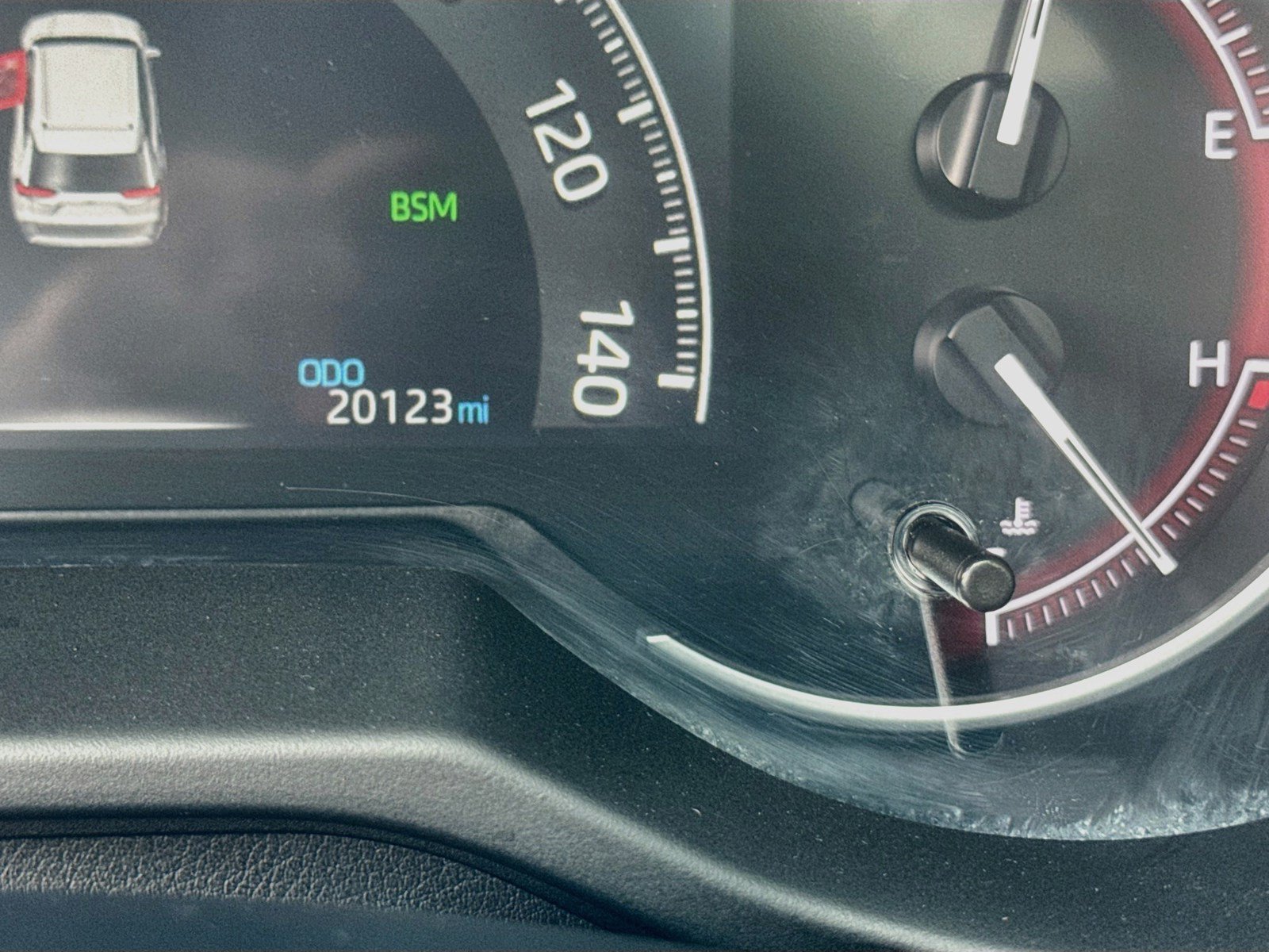 Used 2024 Toyota RAV4 XLE Premium FWD image 12
