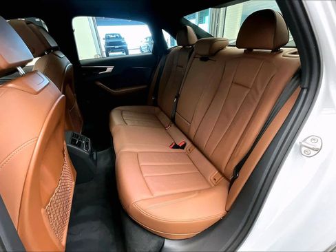 Used 2021 Audi A4 2.0T Premium image 21