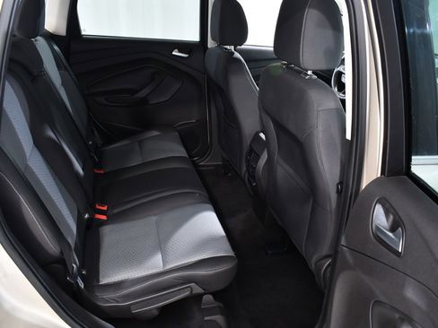 Used 2017 Ford Escape SE image 19