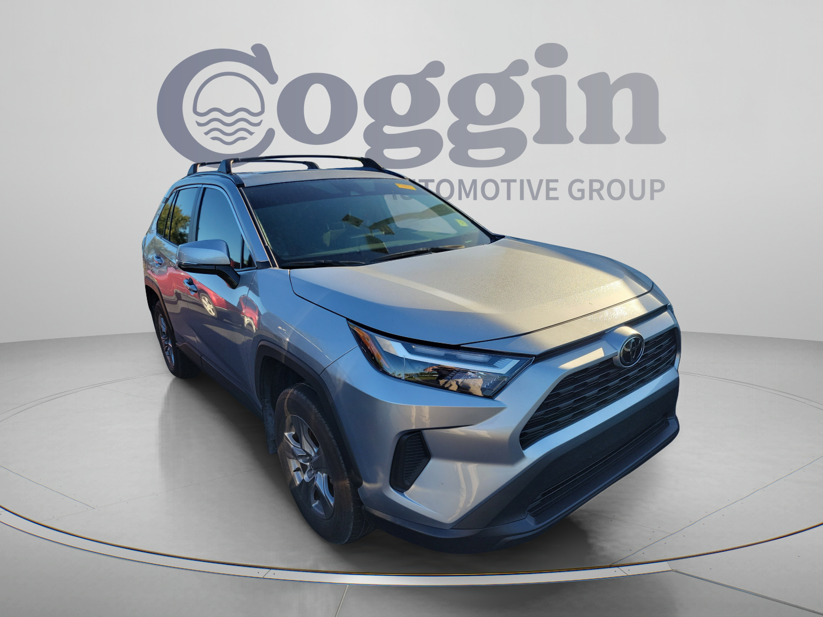Used 2025 Toyota RAV4 XLE w/ Convenience Package FWD image 6