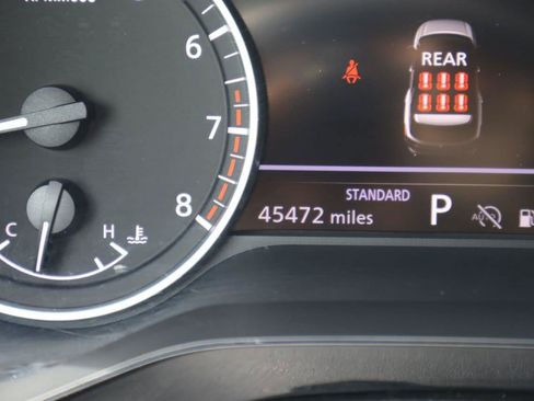 Used 2025 Nissan Pathfinder SV FWD image 11