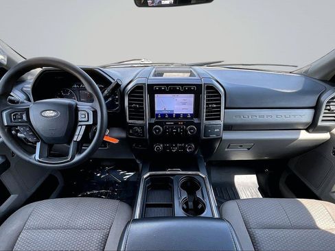 Certified 2020 Ford F250 XLT w/ XLT Premium Package AWD/4WD image 17