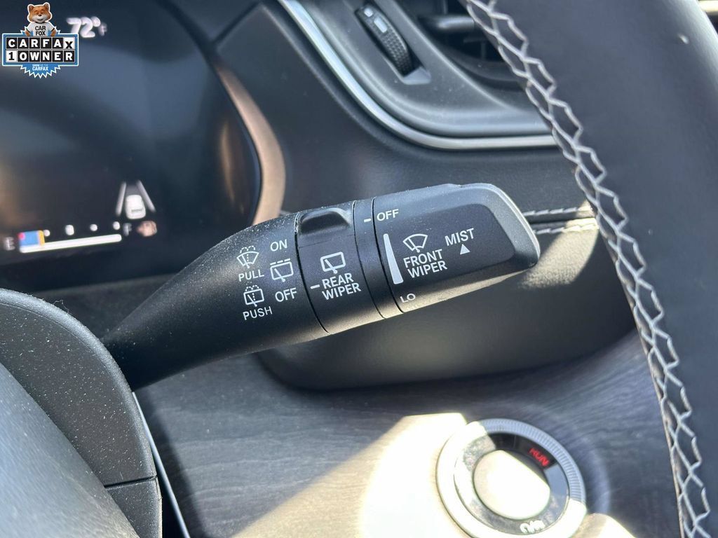 Used 2023 Jeep Grand Cherokee L Limited AWD/4WD image 24