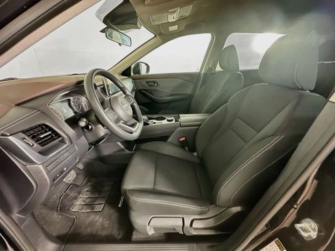 Used 2023 Nissan Rogue S AWD/4WD image 13