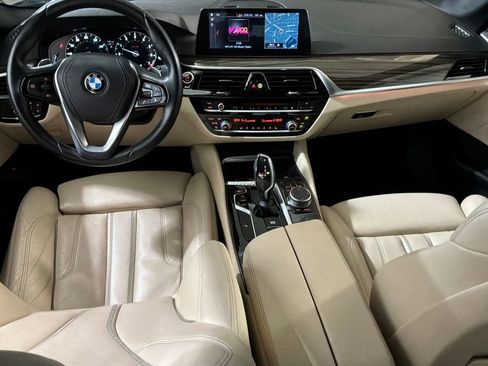 Used 2019 BMW 530i xDrive w/ Convenience Package AWD/4WD image 11