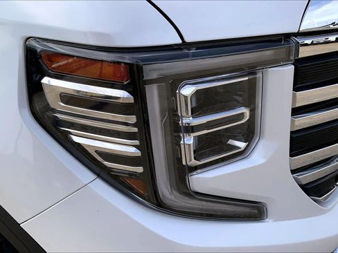 Certified 2023 GMC Sierra 1500 SLT image 26